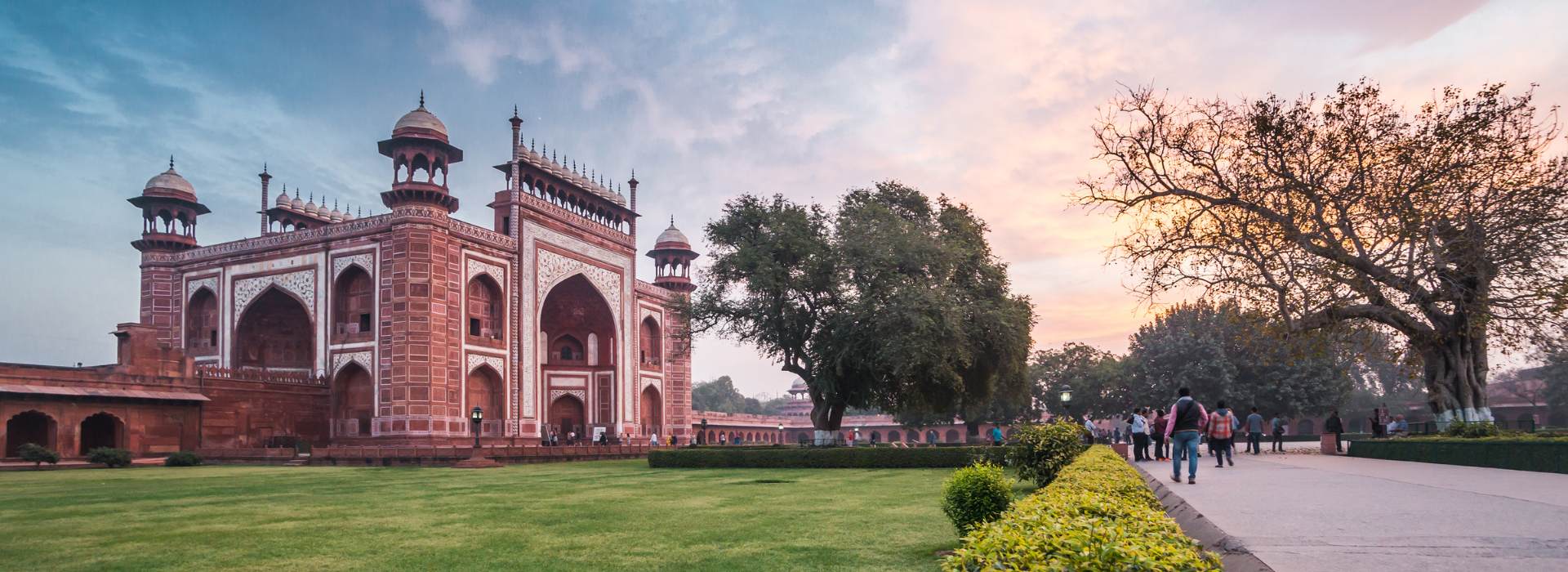 Overnight Trip to Taj Mahal from Delhi